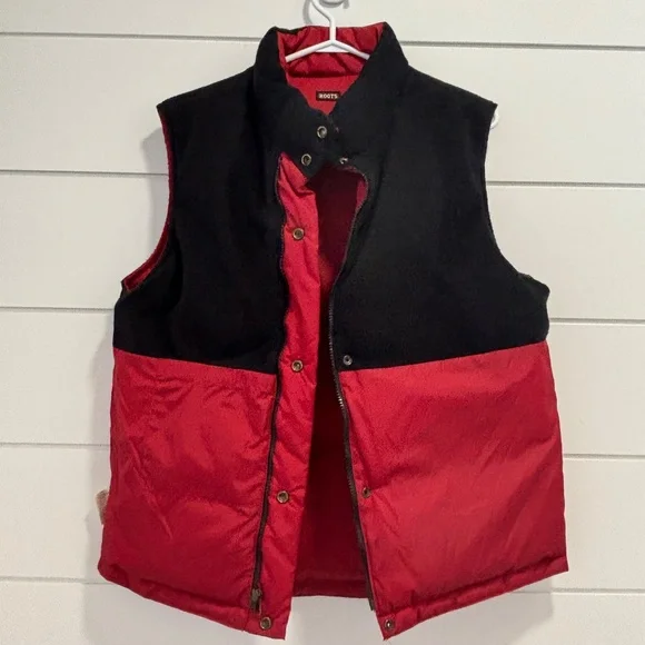 Roots men's red duck down & feather filled zip and snap closure vest size M - Picture 10 of 16